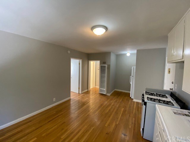 Building Photo - 3916 Kentucky Dr