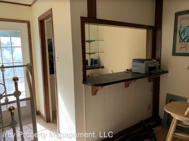 Building Photo - 4 br, 3 bath House - 730 Oak Hill Ct