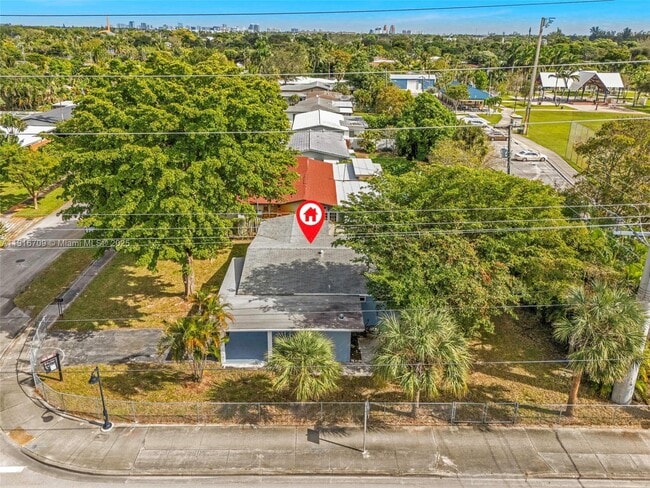 Building Photo - 832 NW 28th St