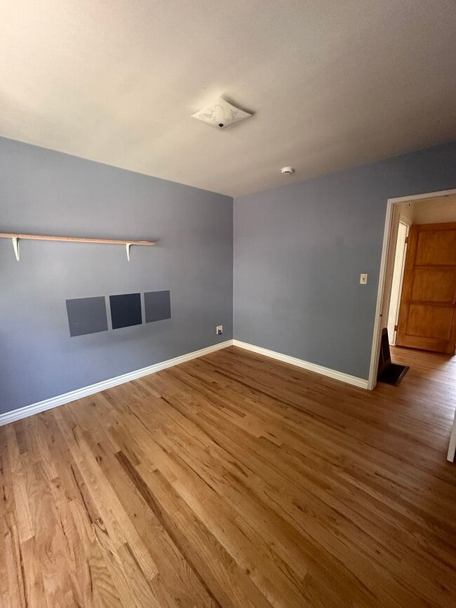 Building Photo - 2152 Rexford Dr