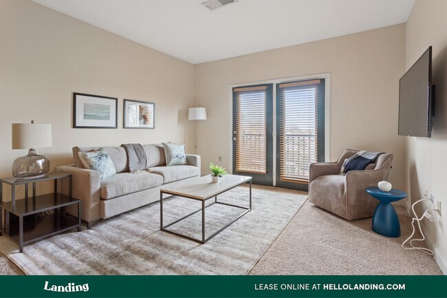 Building Photo - 316 King St