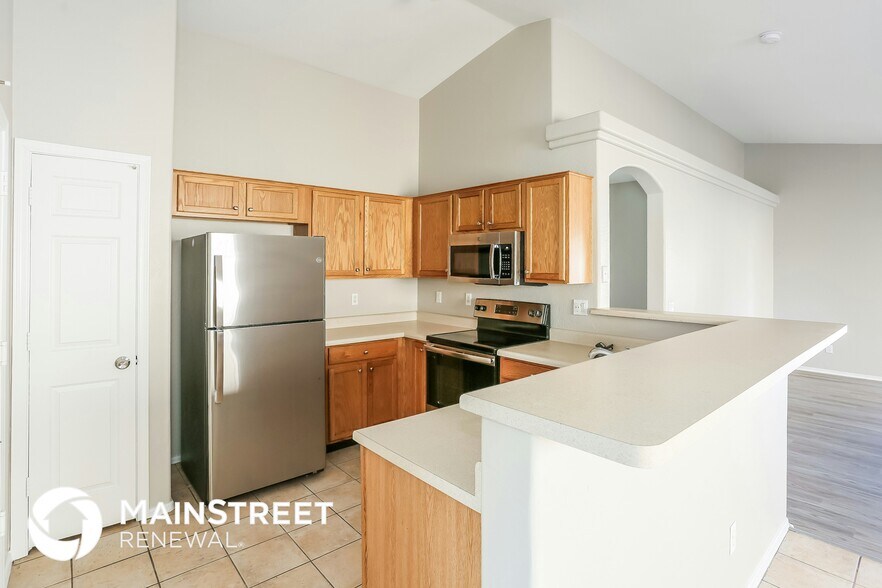 Building Photo - 9016 W Pinchot Ave