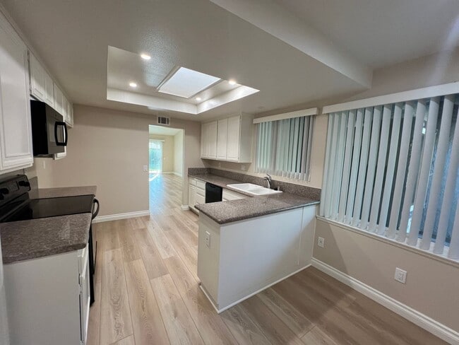 Building Photo - Capri Model Home in Leisure Village