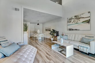 Building Photo - 2701 Seagate Ln S