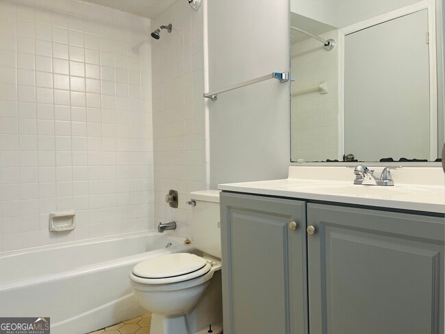 Building Photo - 104 Peachtree Ct