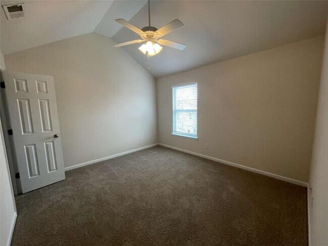 Building Photo - 4205 Pointe Vecchio Cir