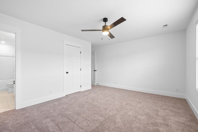 Building Photo - 318 Front Rdg Cir