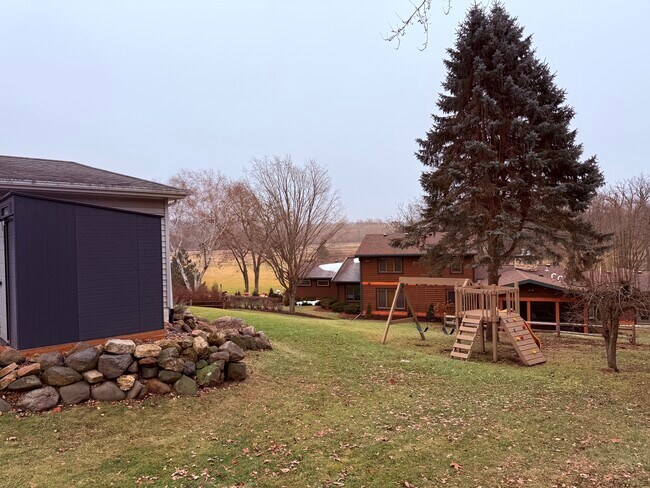 Building Photo - 5039 W Clayton Rd