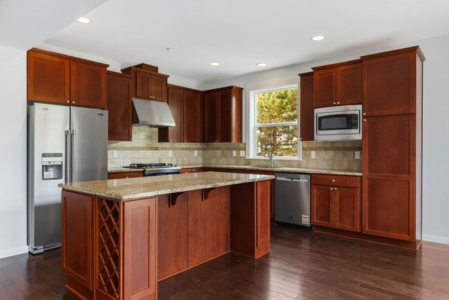 Building Photo - 17448 NE 98th Way