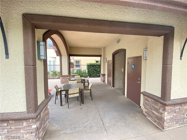 Building Photo - 9236 Dalmahoy Pl