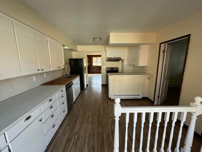 Kitchen South - 2646 NW 64th St