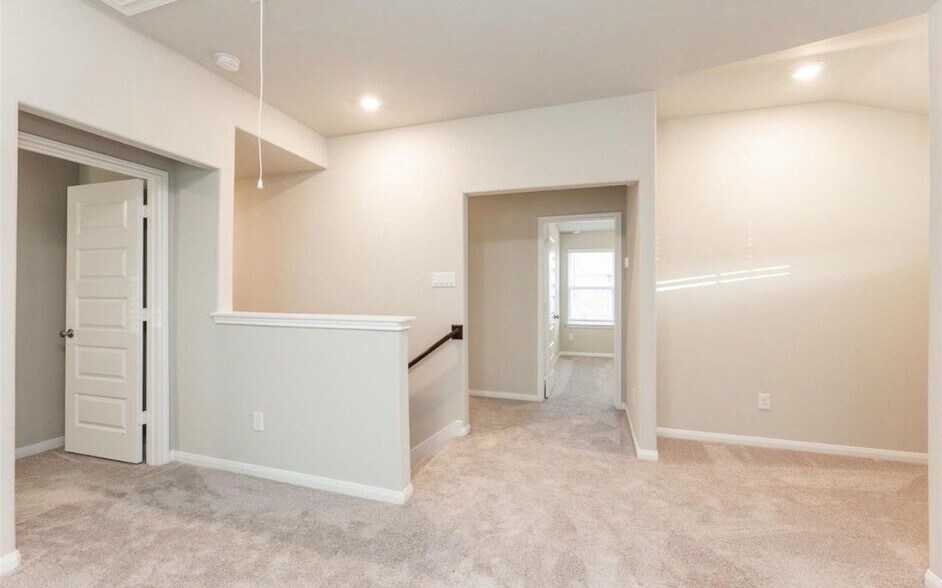 Building Photo - 1315 Gorman Ln