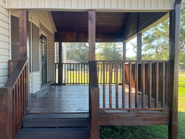 Building Photo - 17 Choctaw Rd