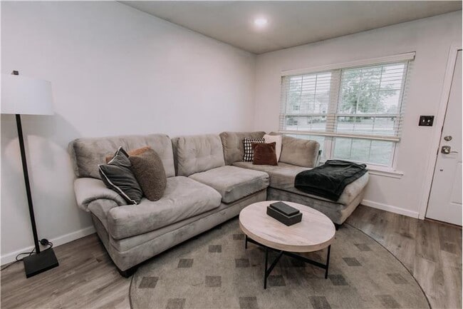 Building Photo - 1930 Independence Rd