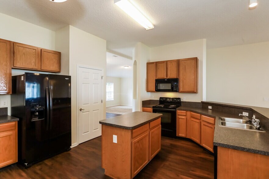 Building Photo - 3460 Live Oak Hollow Dr