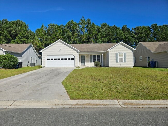 Primary Photo - 3 bedroom, 2 bath home in the Neighborhood...