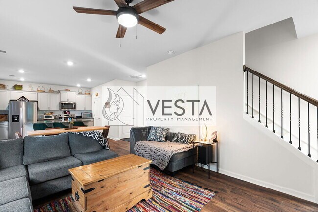 Building Photo - 575 Country Oak Dr