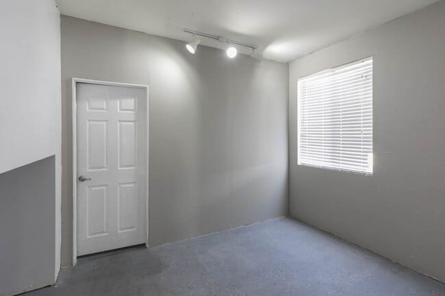 Building Photo - Beautiful North West Las Vegas 4 Bedroom P...