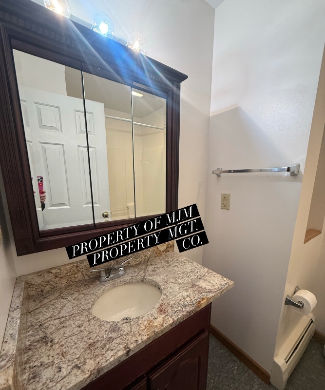 Building Photo - 26B Rochester St