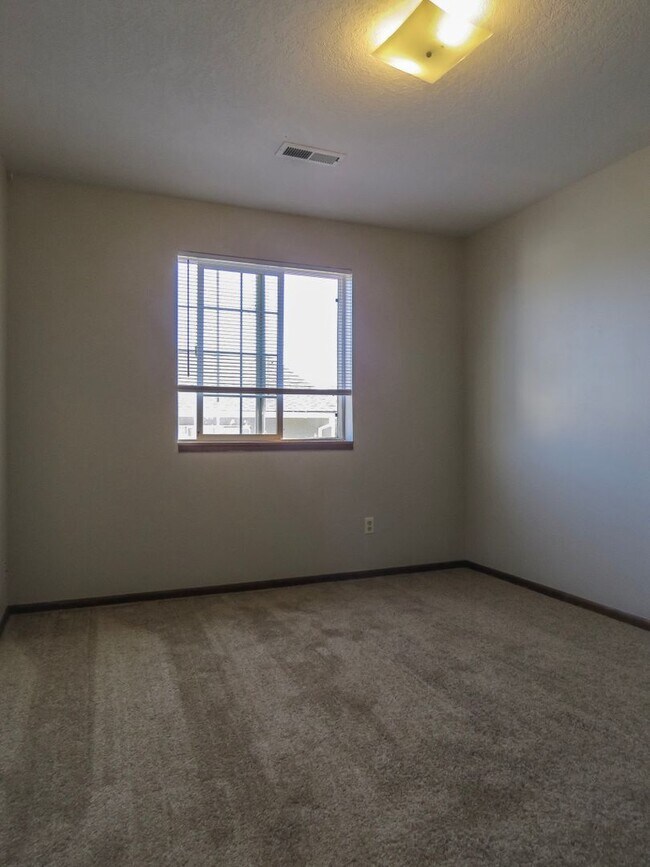 Building Photo - 3 Bedroom Plus Office Available in Gaston ...