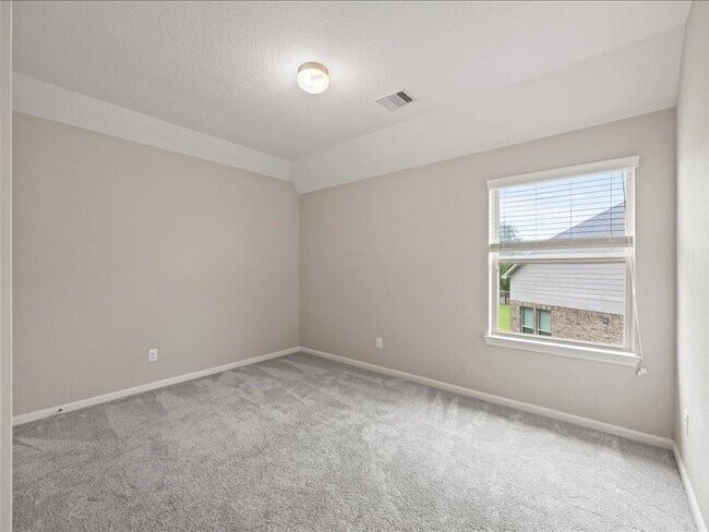 Building Photo - 1614 Mahan Dr