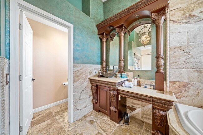 Building Photo - 1010 W Wilson St