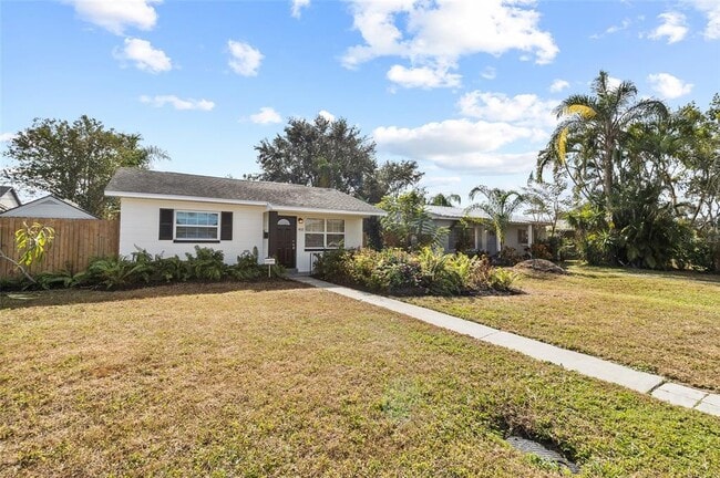 Building Photo - 452 45th Ave N