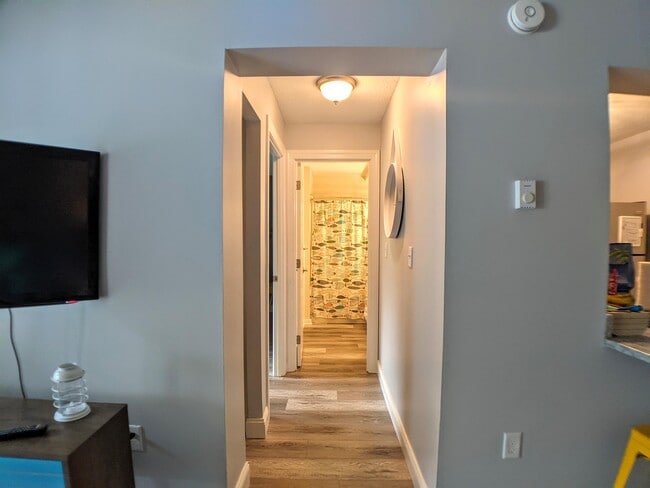 Building Photo - 107 Treetop Cir