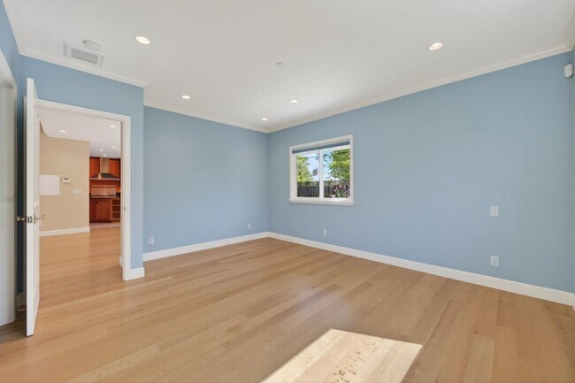 Building Photo - 18270 Baylor Ave