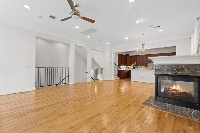 Building Photo - 5518 Crooms St