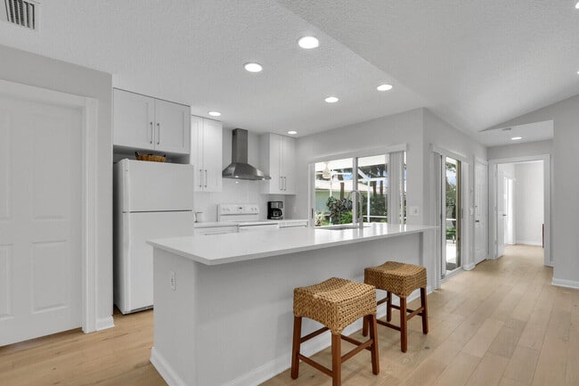 Building Photo - 7904 Chapman Oak Ct