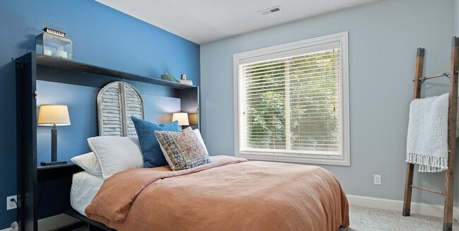 Building Photo - Desirable Oregon City / Luxury Home, High End Amenities, Central Air, Central Vac, Tank-less Hot ...