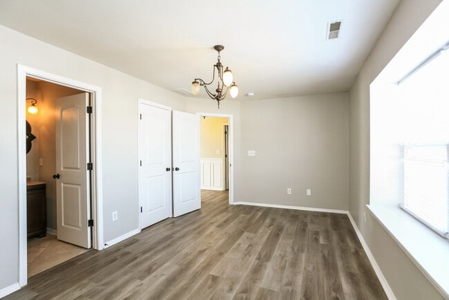 Building Photo - 1117 Squirrel Ridge Rd