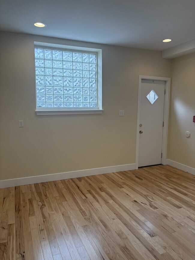 Building Photo - 1624 S Broad St