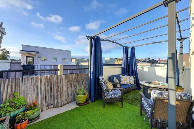 Building Photo - 216 Box Ln - 216 Box Lane