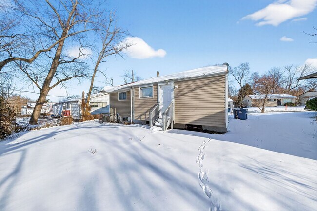 Building Photo - For Rent – 3 Bedroom Home | Section 8 Welcome