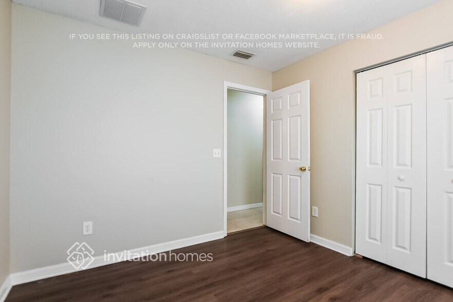 Building Photo - 123 Oak Grove Rd