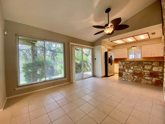 Building Photo - 7219 Scenic Brook Dr