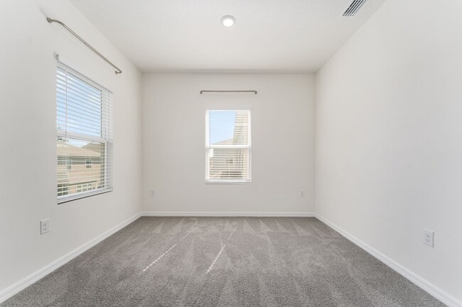 Building Photo - 1386 NW 132nd Cir