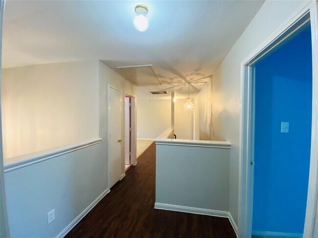 Building Photo - 11019 Cayman Mist Dr