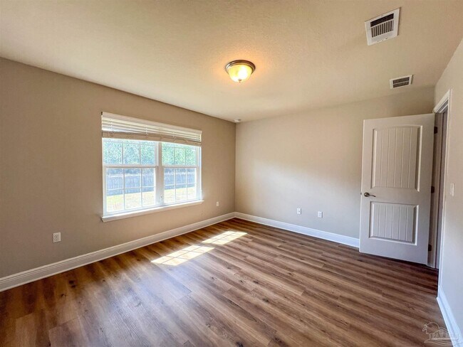 Building Photo - 5588 Inspiration Street