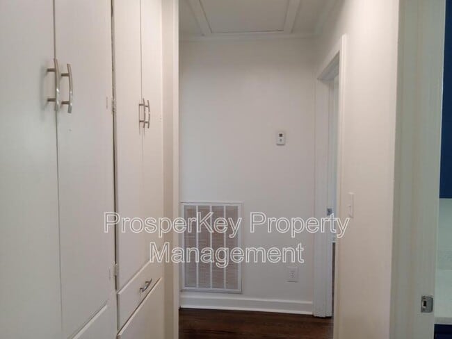 Building Photo - 1820 18th Ave