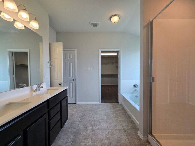 Building Photo - PRICE REDUCTION - AVAILABLE NOW!