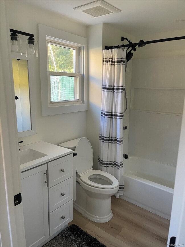 Building Photo - 340 Main St