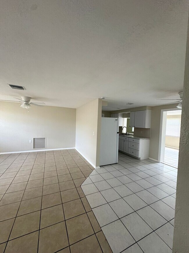 Building Photo - 4606 Eastwood Ln