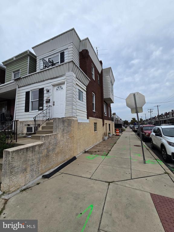 Building Photo - 5901 Colgate St