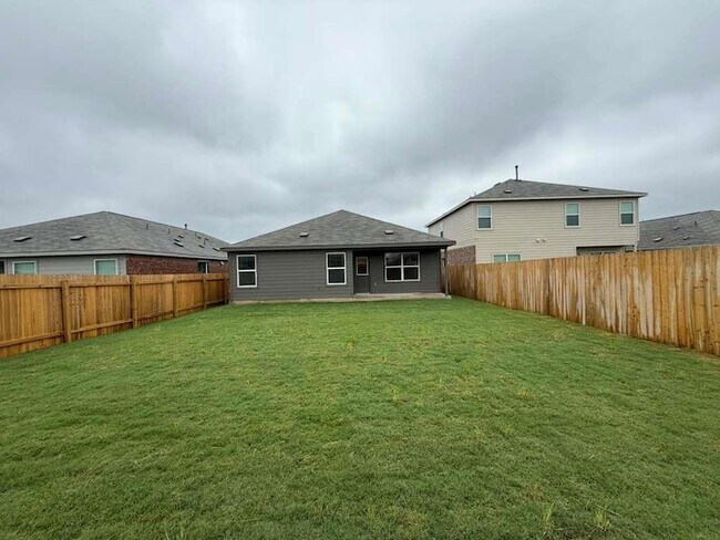 Building Photo - 216 Herald Dr