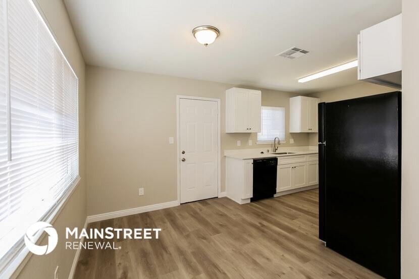 Building Photo - 2308 Revere St