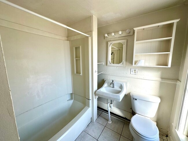 Building Photo - 314 S 2nd Ave