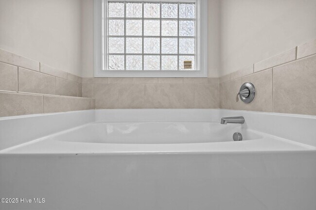 Building Photo - 541 Transom Wy